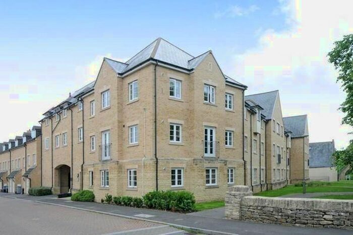 2 Bedroom Flat For Sale In Witney, Oxfordshire, OX28