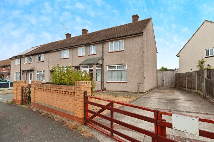 2 Bedroom End Of Terrace House For Sale In Fulbrook Lane, South Ockendon, Essex, RM15