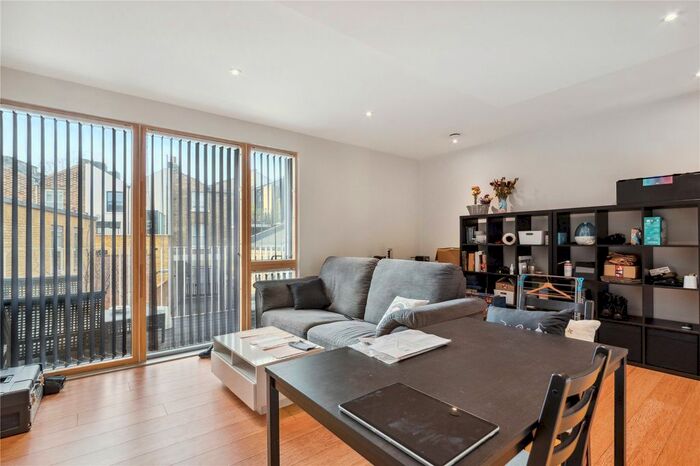 2 Bedroom Flat To Rent In Caledonian Road, Islington, N1