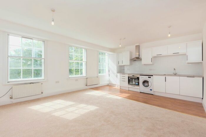 1 Bedroom Flat To Rent In Addington Square, London, SE5