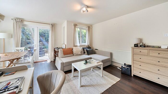 1 Bedroom Flat For Sale In Venice Court, SW12