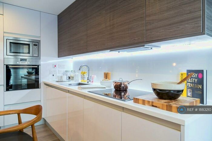 2 Bedroom Flat To Rent In Hills Road, Cambridge, CB2