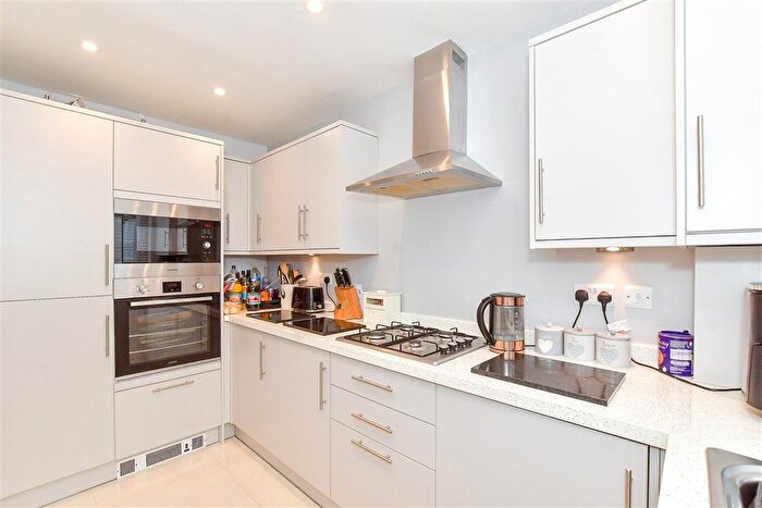 3 Bedroom Town House For Sale In Kings Close, Yapton, Arundel, West Sussex, BN18