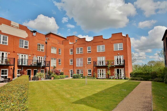 2 Bedroom Flat To Rent In Gresham Park Road, Old Woking, Woking, GU22