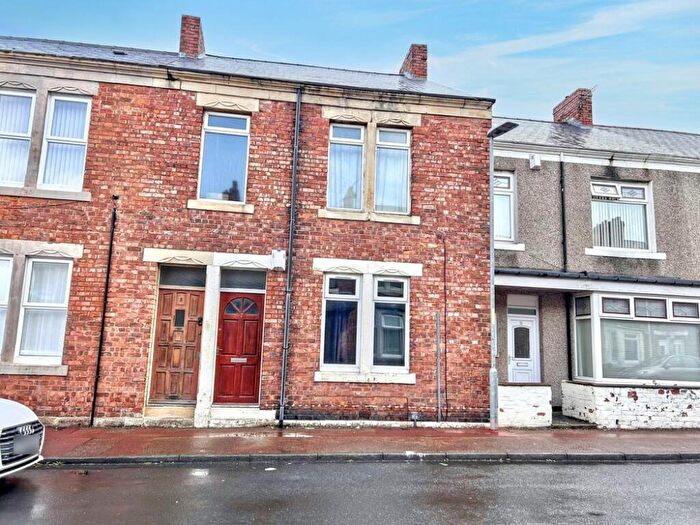 1 Bedroom Flat To Rent In Mafeking Street, Deckham, Gateshead, Tyne And Wear, NE9