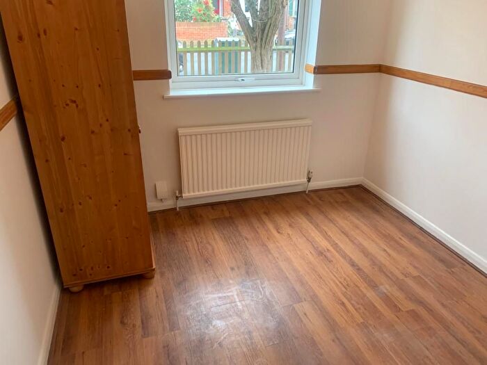 2 Bedroom Flat To Rent In Bond Road, Tolworth, KT6