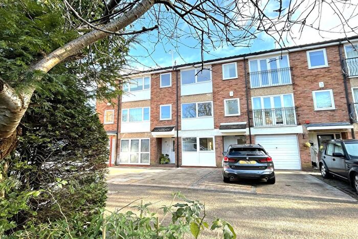 3 Bedroom Town House For Sale In Mobberley Road, Knutsford, WA16