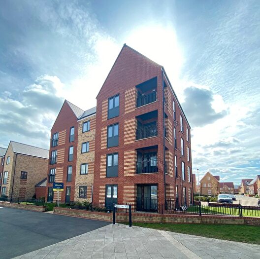 2 Bedroom Property To Rent In Pathfinder Way, Cambridge, CB24