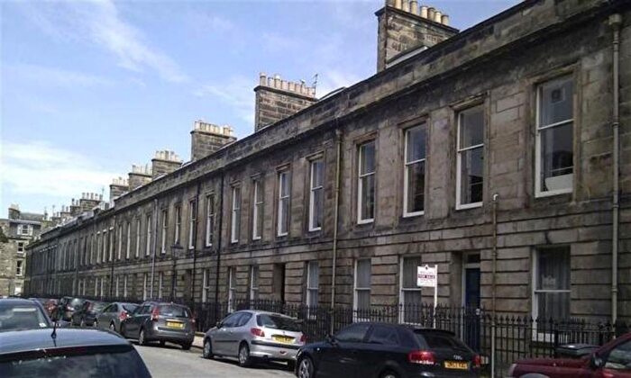 2 Bedroom Flat To Rent In Hope Street, St. Andrews, KY16