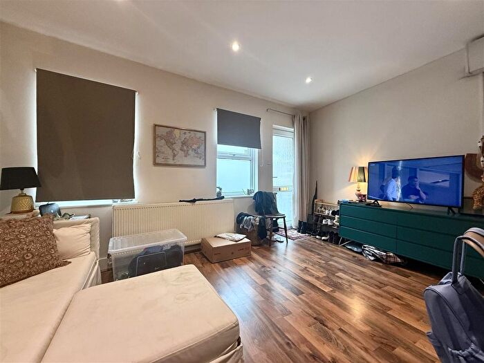 1 Bedroom Maisonette To Rent In Landor Road, London, SW9