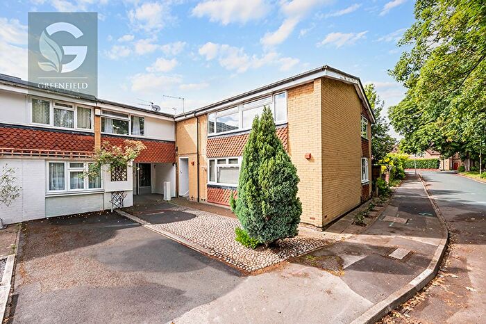 2 Bedroom Maisonette For Sale In Hazel Mead, Epsom, KT17