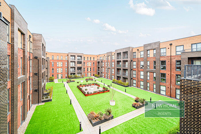 1 Bedroom Apartment For Sale In Moorfield Place, Farnborough, GU14