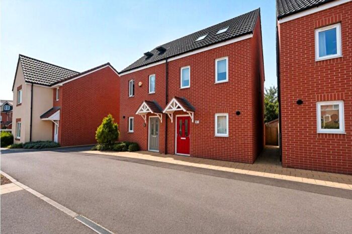3 Bedroom Semi-Detached House To Rent In Brickworth Place, Swindon, Wiltshire, SN3