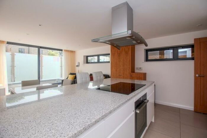 2 Bedroom Apartment To Rent In Woodstock Road, Oxford, OX2