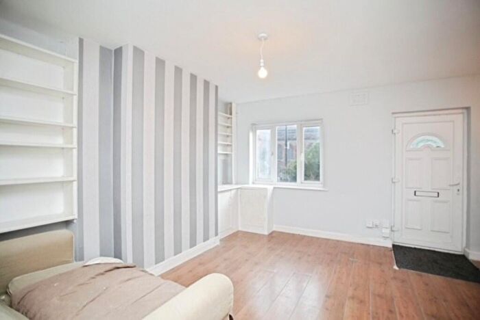 3 Bedroom Town House To Rent In Hurst Road, Longford, Coventry, CV6