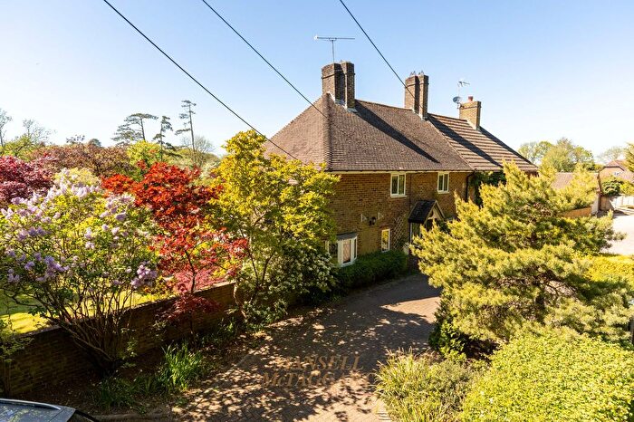 3 Bedroom Semi-Detached House For Sale In Bonnetts Lane, Ifield, RH11