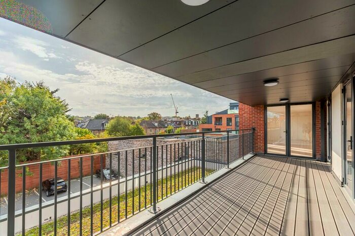 3 Bedroom Apartment To Rent In Homestead Heights, Tottenham Lane, Crouch End, London, N8