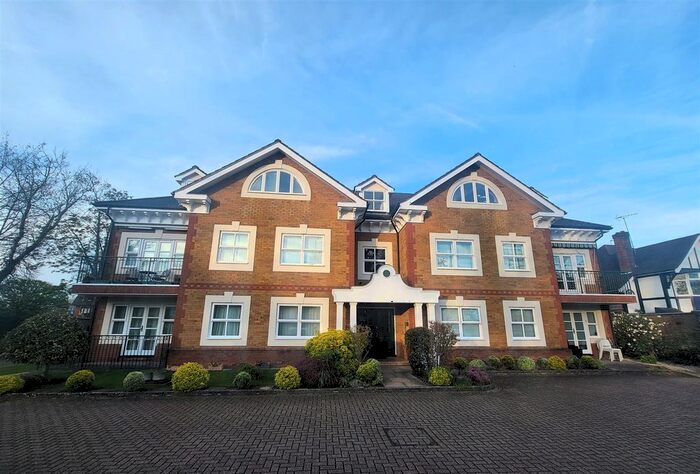 2 Bedroom Flat To Rent In Fairfields, Chase Side, Southgate, N14