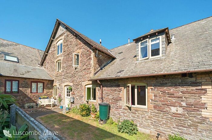 4 Bedroom Barn Conversion For Sale In Raneleigh Barns, Down Thomas, PL9