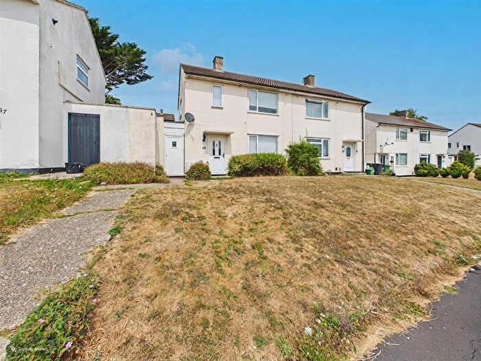 2 Bedroom Semi-Detached House For Sale In Royal Avenue, Calcot, Reading, RG31