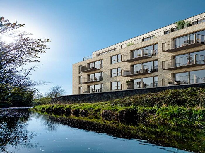 3 Bedroom Flat For Sale In Corstorphine Road, Murrayfield Park, EH12