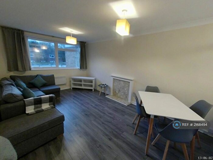 2 Bedroom Flat To Rent In Mark House, Birmingham, B13