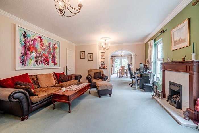 4 Bedroom End Of Terrace House For Sale In Shenstone Park, London Road, Ascot, SL5