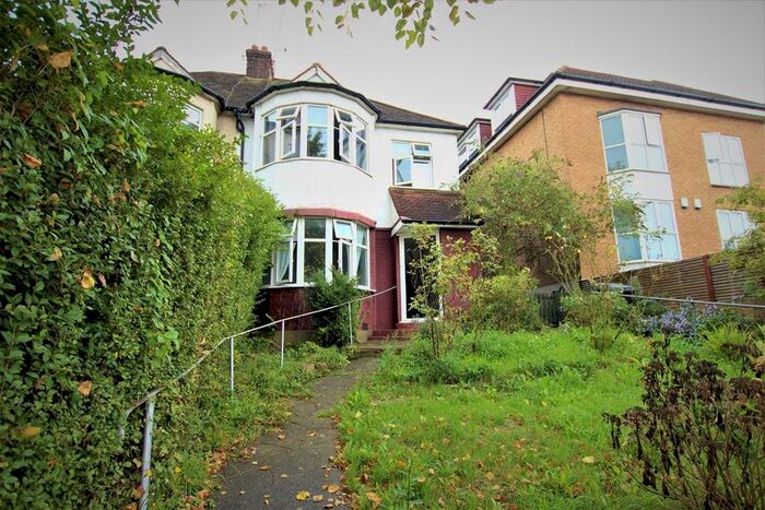 3 Bedroom Property To Rent In Colney Hatch Lane, London, N10