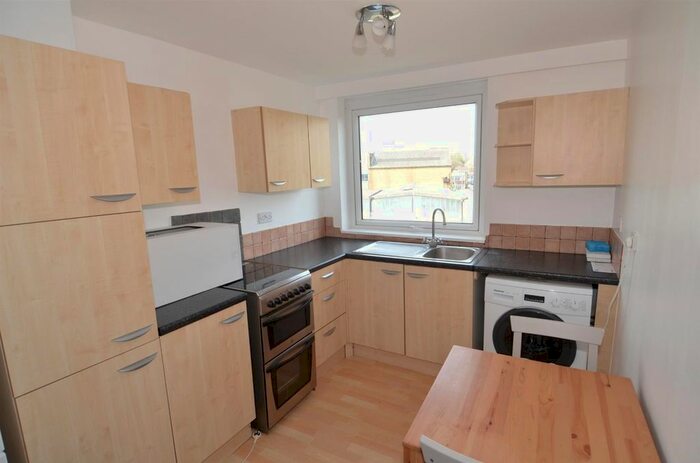 2 Bedroom Flat To Rent In Augustus Close, Brentford, TW8