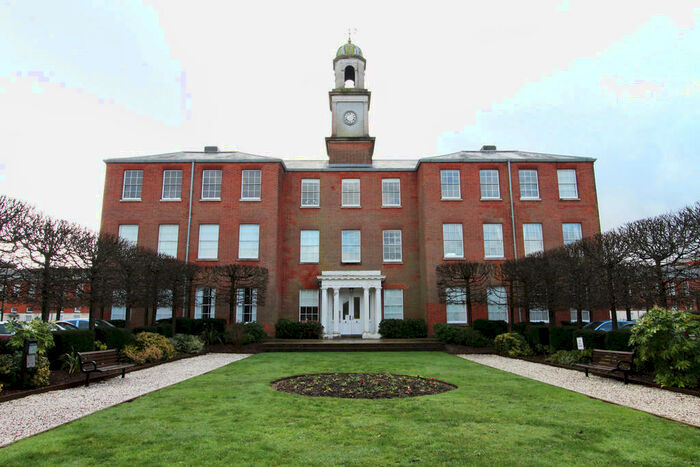 1 Bedroom Apartment To Rent In North Square, Knowle, PO17