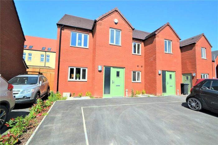 3 Bedroom End Of Terrace House To Rent In John Brooks Avenue, Smethwick, West Midlands, B66