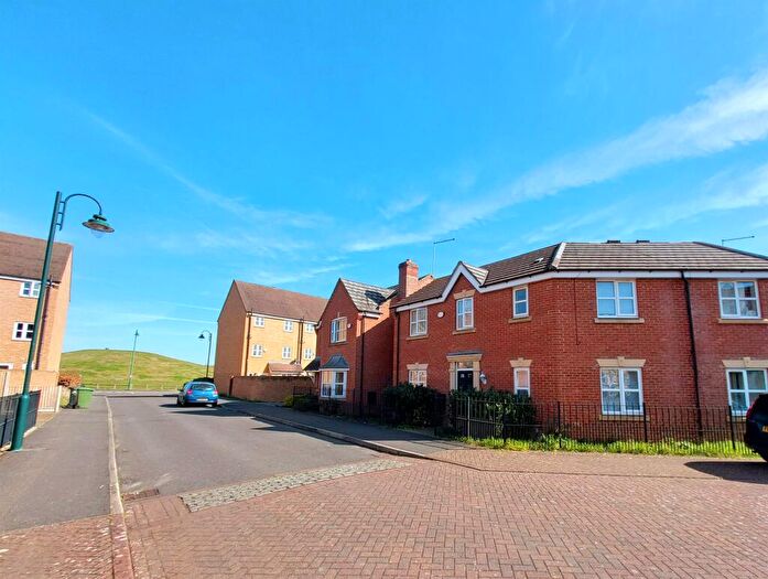 3 Bedroom Semi-Detached House For Sale In Hornbeam Road, Hampton Hargate, Peterborough, PE7