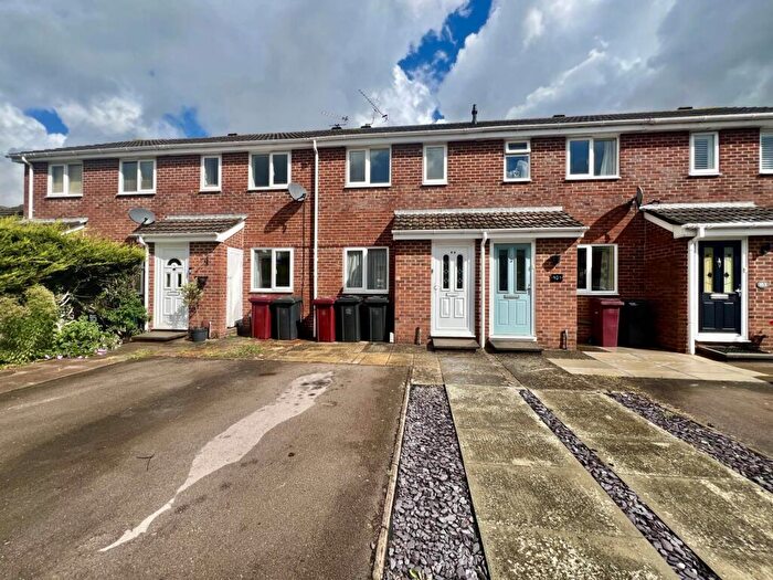 2 Bedroom Terraced House To Rent In Chatsworth Road, Chichester, PO19