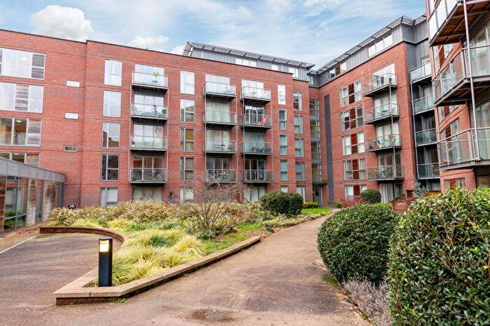 1 Bedroom Flat To Rent In The Heart, Walton-on-Thames, KT12