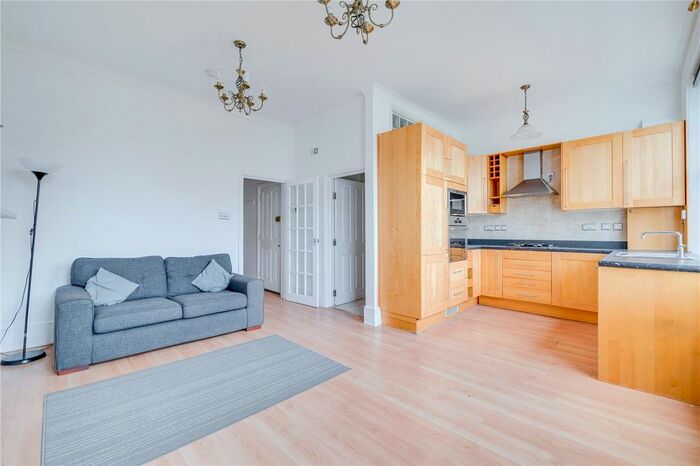 2 Bedroom Flat To Rent In Castletown Road, London, W14