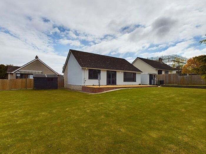 2 Bedroom Detached Bungalow For Sale In Chertsey Close, Woolavington, Bridgwater, TA7