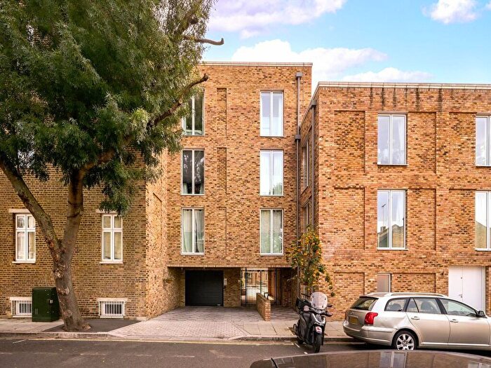 2 Bedroom Apartment To Rent In Edmonton, London, N9