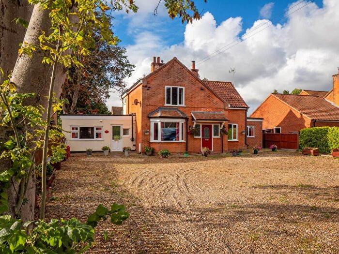 4 Bedroom Detached House For Sale In Cromer Road, North Walsham, NR28