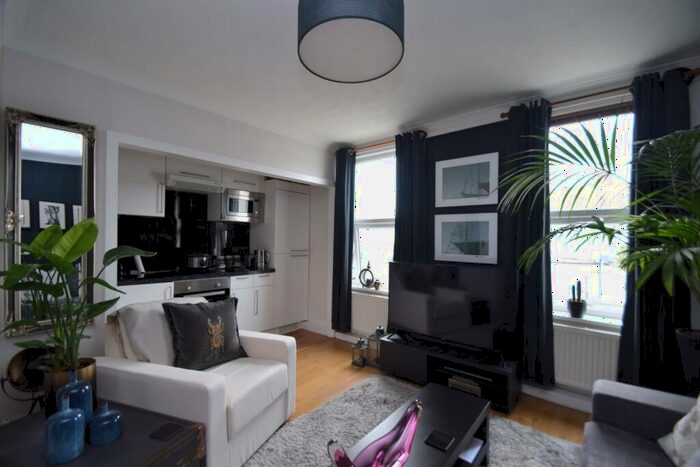 1 Bedroom Flat To Rent In Ashford Road, Eastbourne, BN21