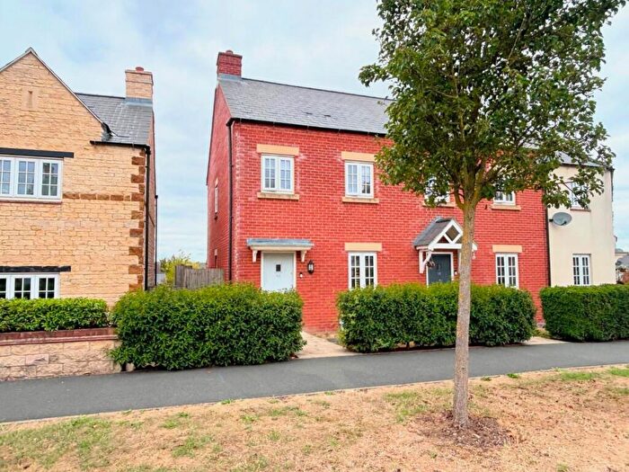 2 Bedroom End Of Terrace House For Sale In Poppyfield Road, Wootton Fields, Northampton, NN4