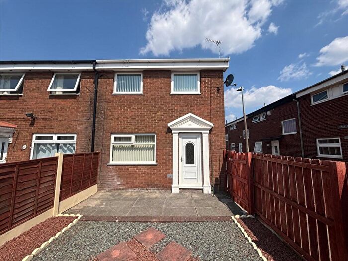 3 Bedroom End Of Terrace House For Sale In Oswald Close, Salford, Greater Manchester, M6