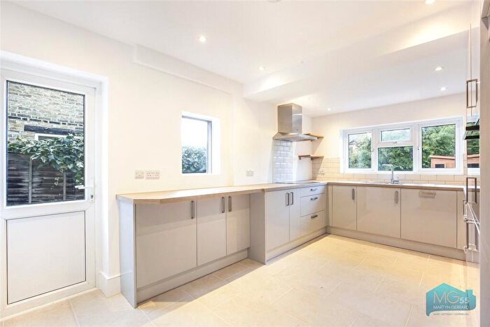 4 Bedroom Semi Detached House To Rent In Lincoln Road, East Finchley, London, N2