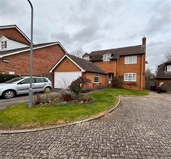 4 Bedroom Detached House For Sale In Thomas Drive, Newport Pagnell, MK16