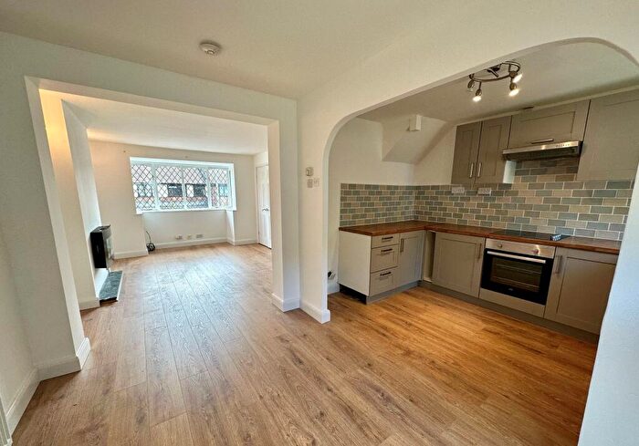 3 Bedroom House To Rent In Chellow Dene, Mossley, OL5