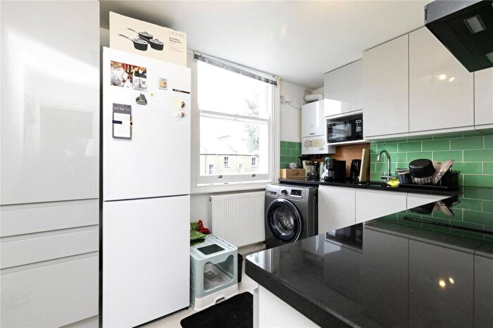 1 Bedroom Apartment To Rent In Benwell Road, London, N7