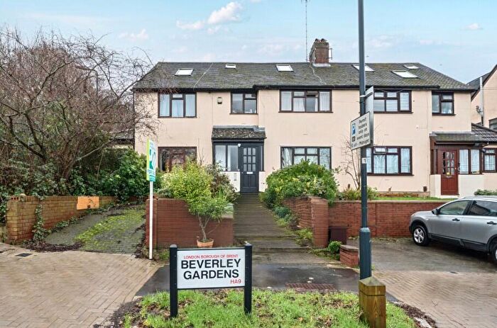 2 Bedroom Flat For Sale In Beverley Gardens, Wembley, HA9
