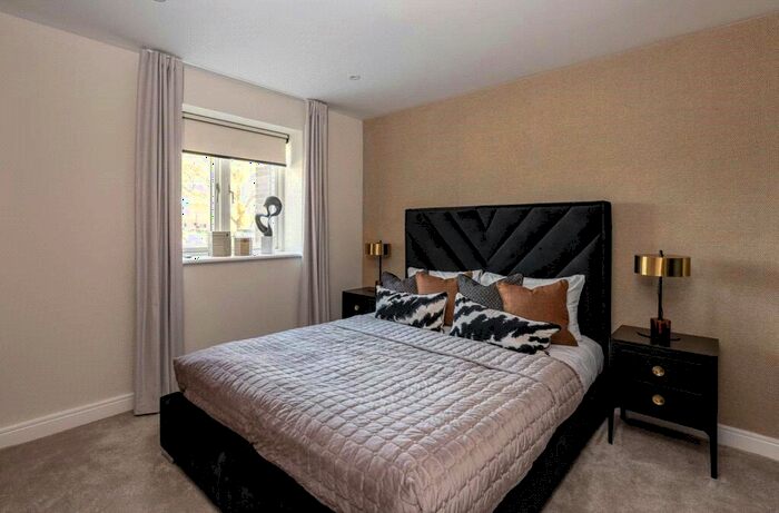 2 Bedroom Apartment For Sale In The Lakes, Channels, CM3