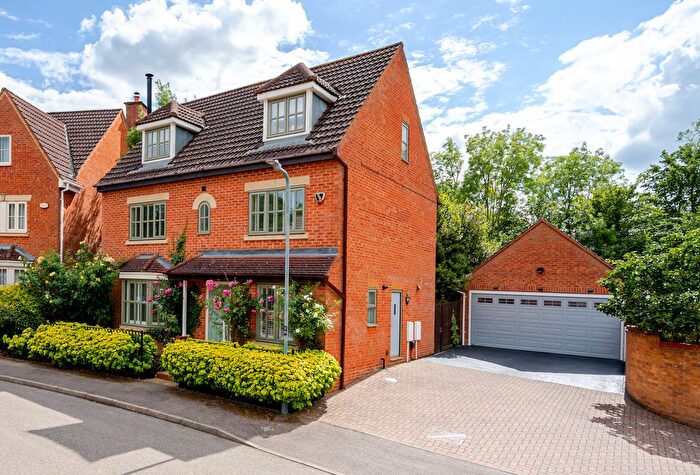 6 Bedroom Detached House For Sale In Beddoes Croft, Medbourne, Milton Keynes, MK5