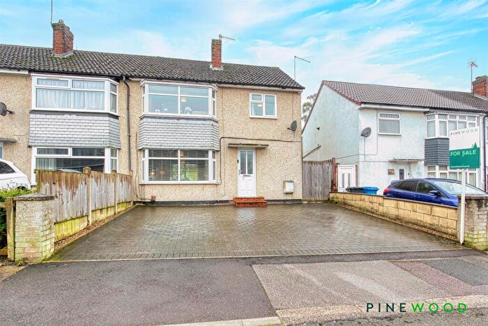 3 Bedroom Semi Detached House For Sale In Hereford Drive, Brimington, Chesterfield, Derbyshire, S43