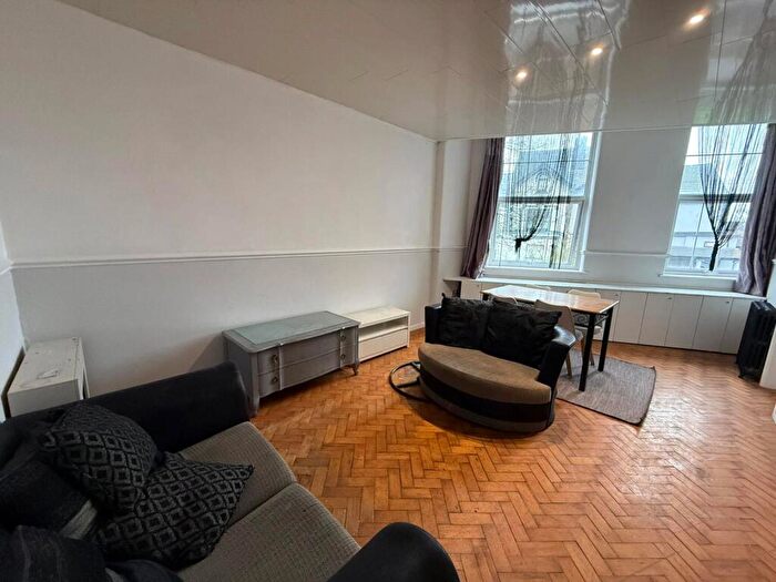 2 Bedroom Flat To Rent In Walton Park Mansions, Walton Park, L9